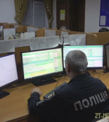 Телефонні хулігани та дзвінки від «постійних» абонентів: особливості роботи операторів «102»