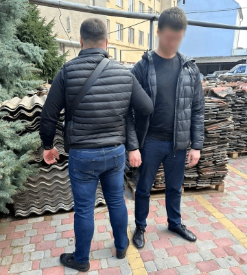 На Закарпатті розкрили умисний підпал автомобіля в Мукачеві, яким користувався депутат обласної ради