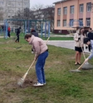 Чисто та затишно: ліцей у Вараші причепурили до свята ФОТО