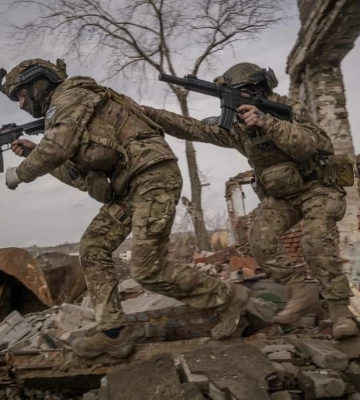 Бахмут. Армія РФ та «вагнерівці» відновили наступ, ЗСУ організовано відходять — розвідка Британії