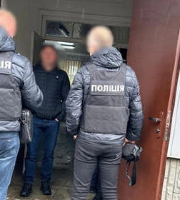 Полтавському комунальнику оголосили підозру: нажився на похованні військових