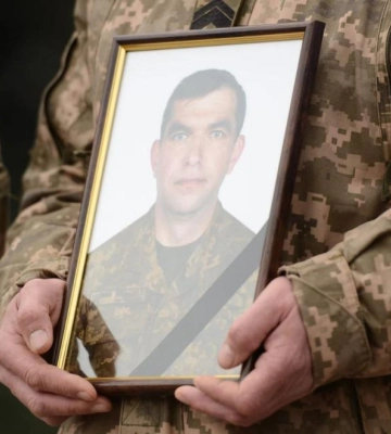 Прощання з героєм: у Рівному віддали шану полеглому на війні солдату Віктору Рудику (ВІДЕО)