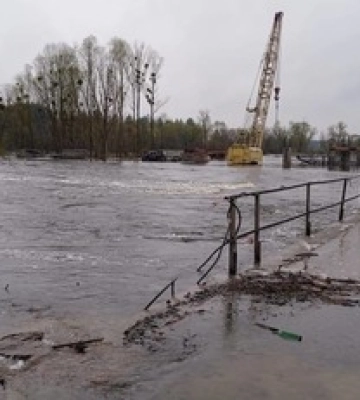 Вода розмиває все: місто на Київщині на межі природної катастрофи