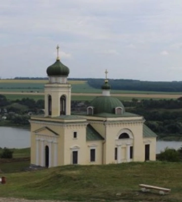 УПЦ МП передала ключи от церкви в Хотине заповеднику