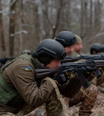 На Волині автівка збила жінку, вона у лікарні