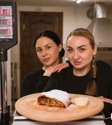 Від SMM відомого артиста до сімейної справи: Історія створення першої штрудельної Кропивницького (ФОТО)
