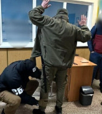 На Київщині викрито інспектора виправної колонії, який збував наркотики засудженим