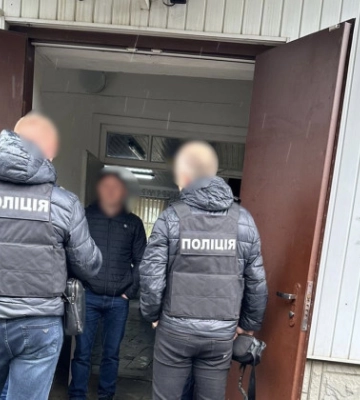 У Полтаві посадовець ритуальної служби налагодив «бізнес» на похованні військових