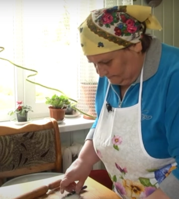 Чиста жінка, лоза верби та молитва: давні традиції випікання паски на Волині 