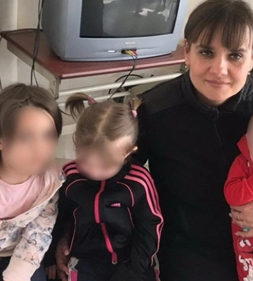 На Закарпатті поліцейські-ювенали вилучили від горе-матері трьох малолітніх доньок, найменшій з яких 5 місяців