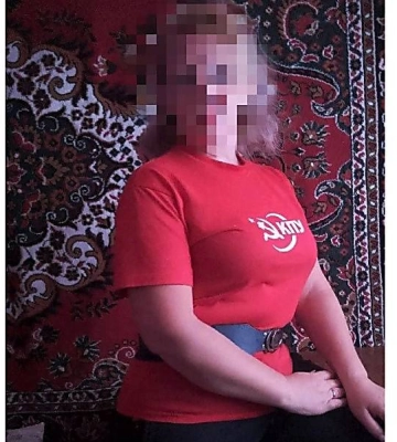 На Миколаївщині розпочали кримінальне провадження проти жінки, яка зняла відео у футболці КПУ