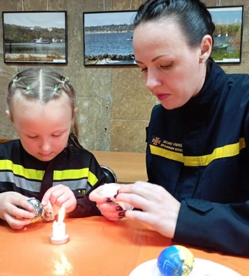У Миколаєві панянок навчали писанкарства