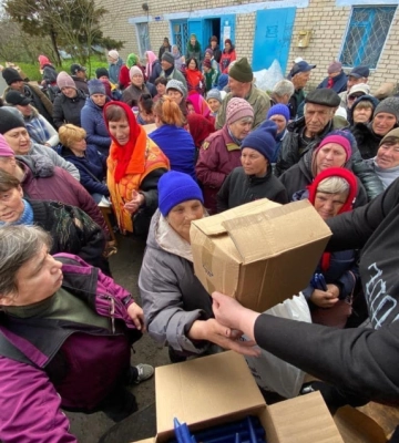Продукти та одяг: жителі Кам’янської громади відправили гуманітарний вантаж на Херсонщину