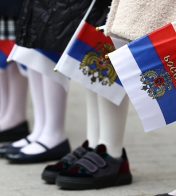 Школьников в Крыму заставляют делать медали для «героев СВО» – «Крым–SOS»