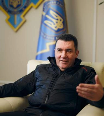 Використовуватимемо всю нашу зброю, – Данілов уточнив, як Україна звільнятиме Крим