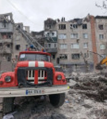 Удар рф по Слов'янську: дитина, яку дістали з-під завалів, померла у "швидкій"