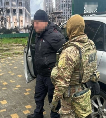 На Одещині затримали митника, який вимагав хабарі