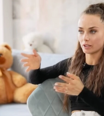Приглашал на яхту и обещал карьеру: Мишина вспомнила, как к ней &quot;клеился&quot; известный российский актер