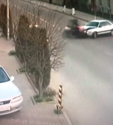 В місті Хуст сталося ДТП за участю мотоцикліста (відео)