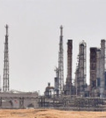 Саудовская Аравия сократит добычу нефти на 500 000 баррелей в сутки. Шаг, вероятно, повысит цены на заправках