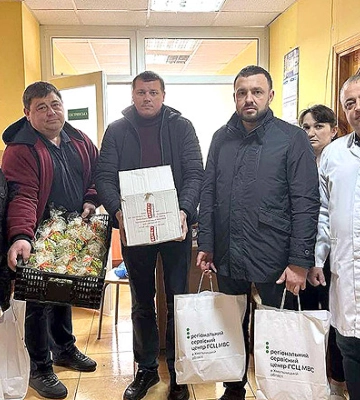 Сервісні центри МВС передали ЗСУ великодні смаколики