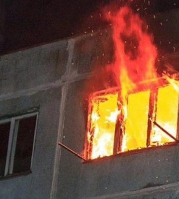 Перехожий врятував хлопчика та бабусю з палаючої квартири в Івано-Франківську