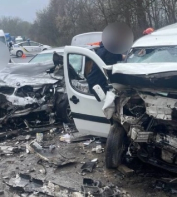 На трасі Київ-Чоп сталася ДТП з потерпілими