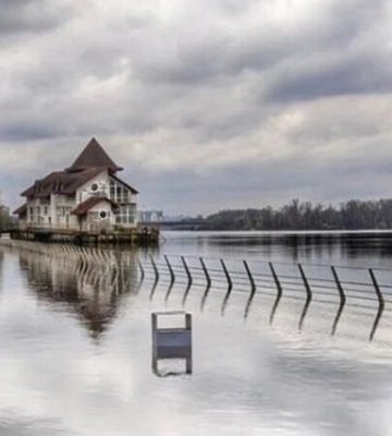У Києві річка Дніпро вийшла з берегів — фото