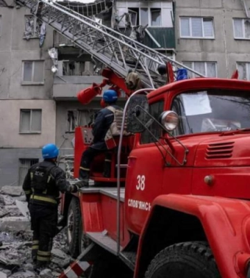 У Слов’янську під завалами зруйнованих будинків ще є тіла загиблих, - Зеленський