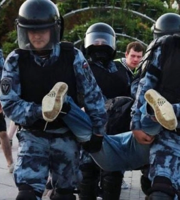 Оккупанты усиливают террор в Мелитополе и завозят силовиков для подавления протестов (видео)