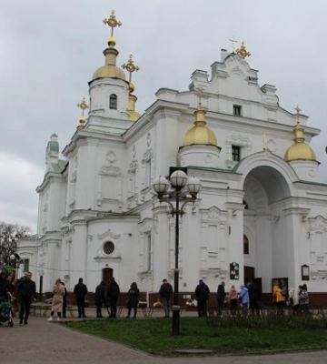 У Полтаві на Великдень потеплішає, цілий день буде хмарно, але без дощу
