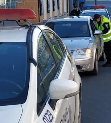 Вліплять штраф та заберуть права: водіїв попередили про покарання за популярне порушення