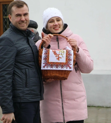 Як у Полтаві на Великдень паски освячували