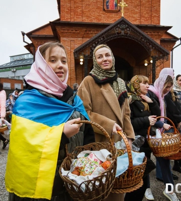 Фоторепортаж із освячення великодніх кошиків у Кропивницькому