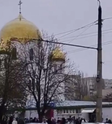 Великдень в Одесі: біля храмів вишикувалися великі черги, відео