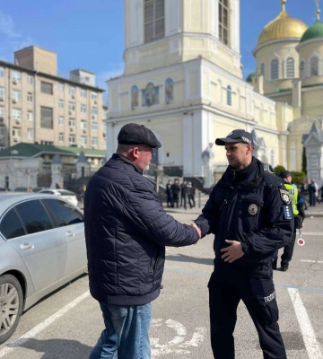 У Дніпрі черговий по місту перевірив роботу поліції під час святкування Великодня