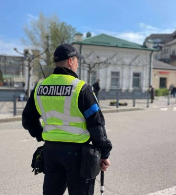 Як у свято Великодня у Дніпрі охороняють громадський порядок  біля культових споруд. Подробиці