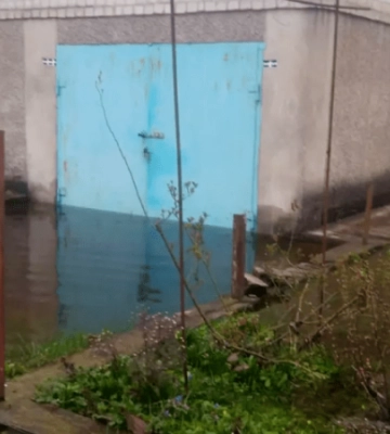 Из-за повышения уровня воды в реке подтопило дворы в Днепре и области