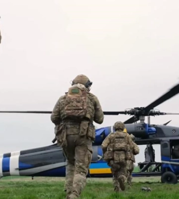 У ГУР показали тренування військових на американському гелікоптері Black Hawk