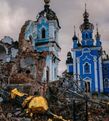 Росіяни з важкої артилерії вдарили по храму в Нікополi, є поранені