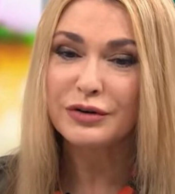 Ольга Сумська зізналася, чи привітала її з Великоднем старша дочка Антоніна Паперна, яка мешкає у РФ