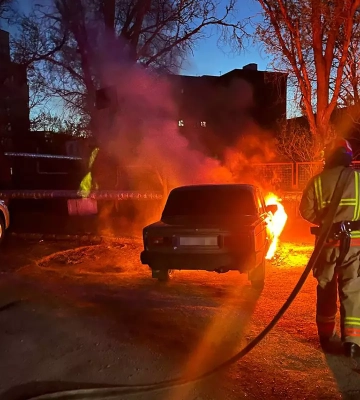 У Дніпрі згорів автомобіль Hyundai 