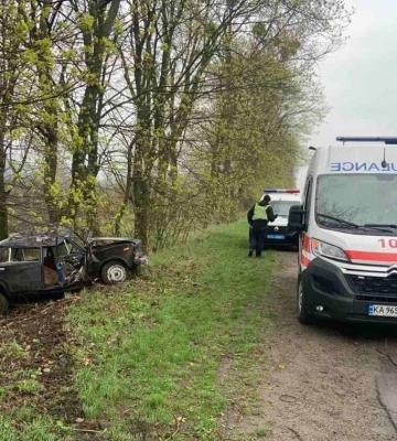 На Київщині сталася аварія з трьома потерпілими