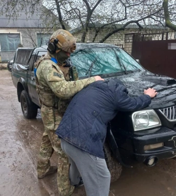 Допомагав окупантам перекидати військові ешелони в Україну: СБУ затримала колишнього &quot;начальника вокзалу Херсон&quot;. ФОТО