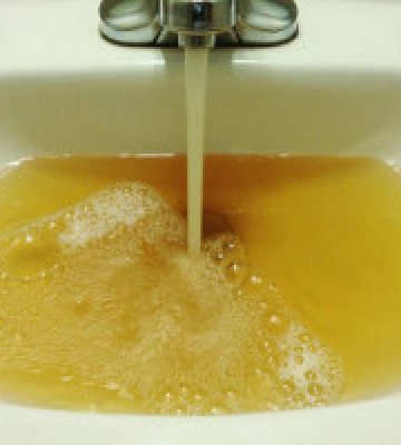 Київводоканал закликав не боятися жовтої води з кранів
