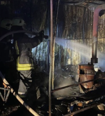 Під час ранкової пожежі в Києві загинули дві людини