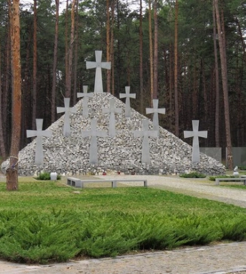 Когда в Киеве построят военное мемориальное кладбище: названы сроки