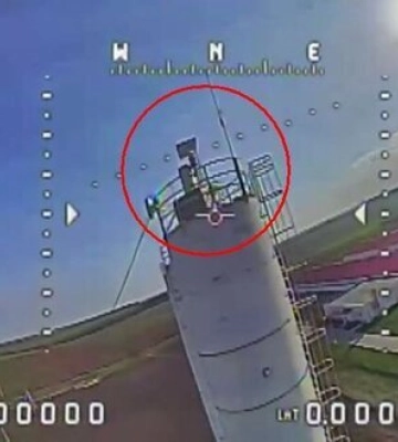 Дрон-камикадзе уничтожает вражеский комплекс видео-тепловизионного наблюдения &quot;Муром-П&quot;. ВИДЕО