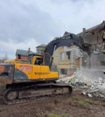 В Бузовій готуються до знесення будинку на вулиці Центральній