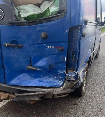 Зіткнення трьох великих вантажівок та пожежа — ДСНС ліквідувало наслідки аварії на трасі &quot;Київ-Харків&quot;